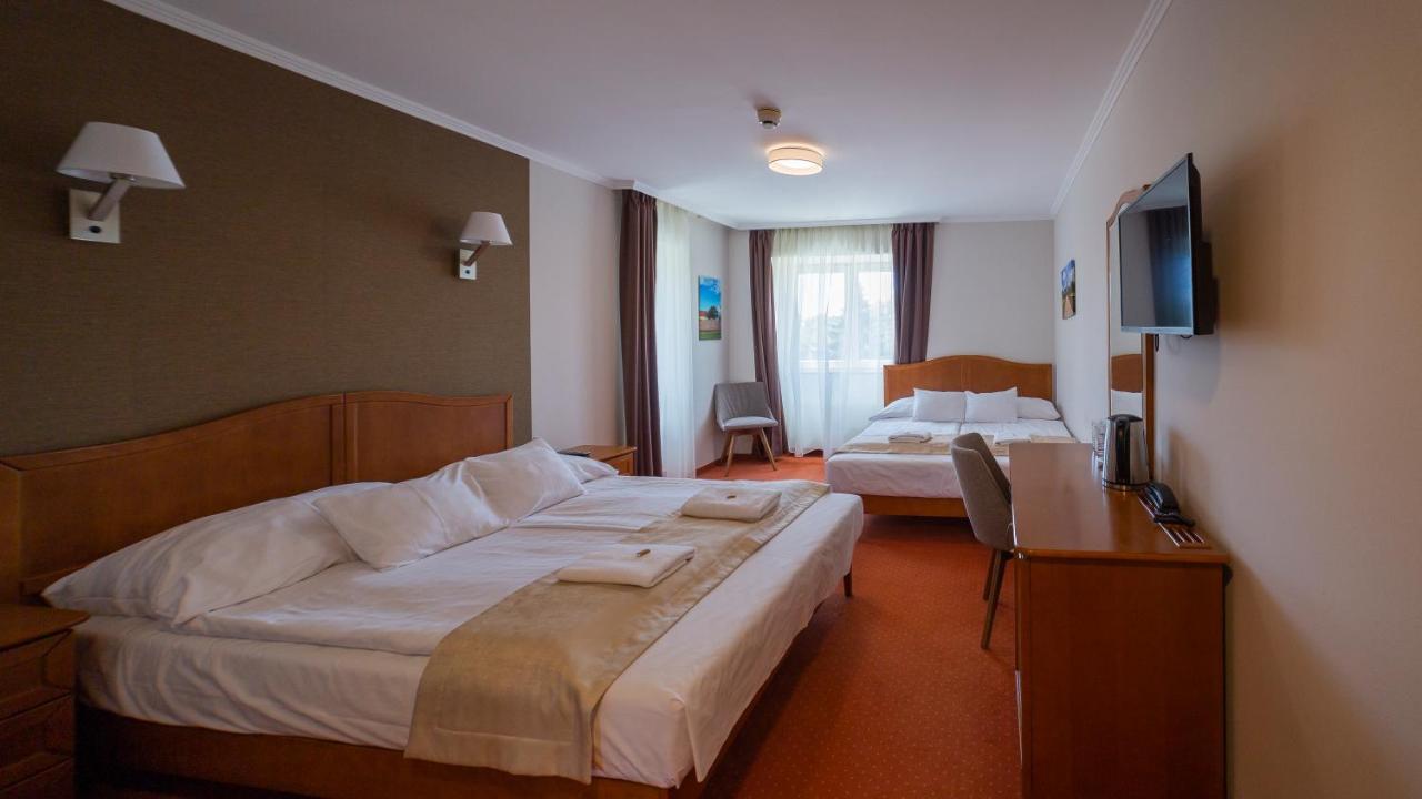 Hotel Aqua Sárvár Екстериор снимка