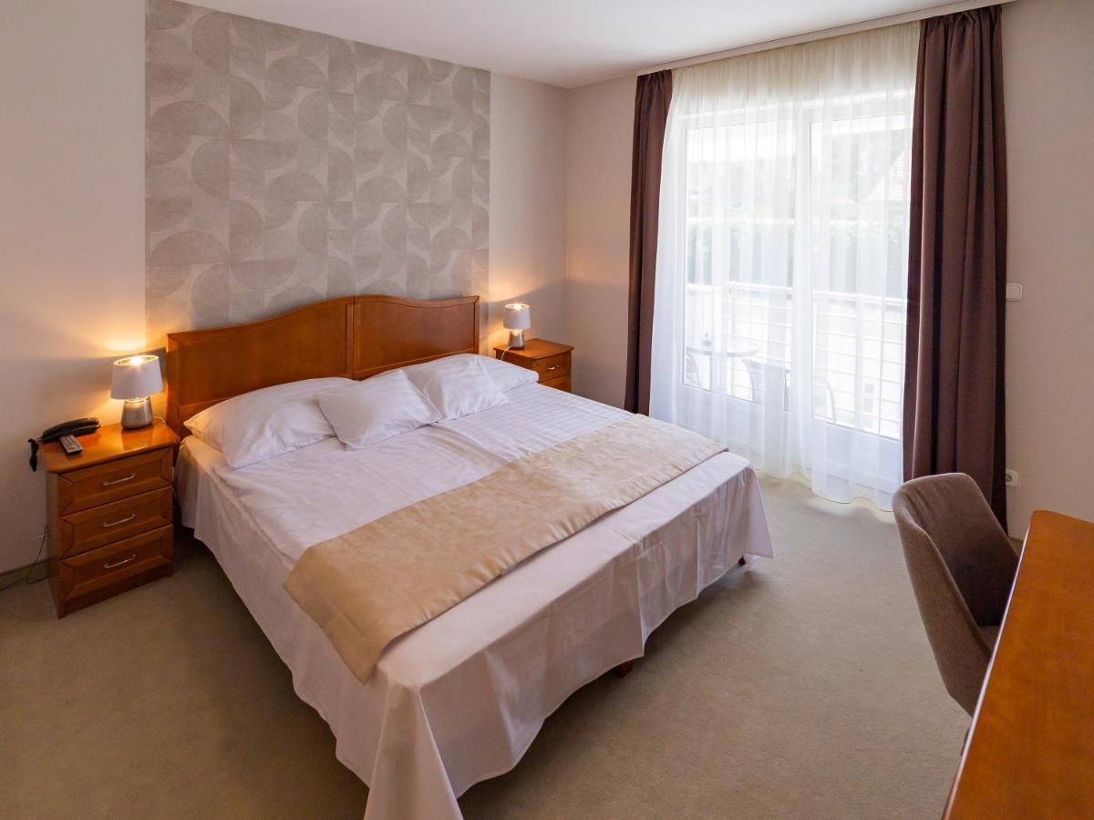 Hotel Aqua Sárvár Екстериор снимка
