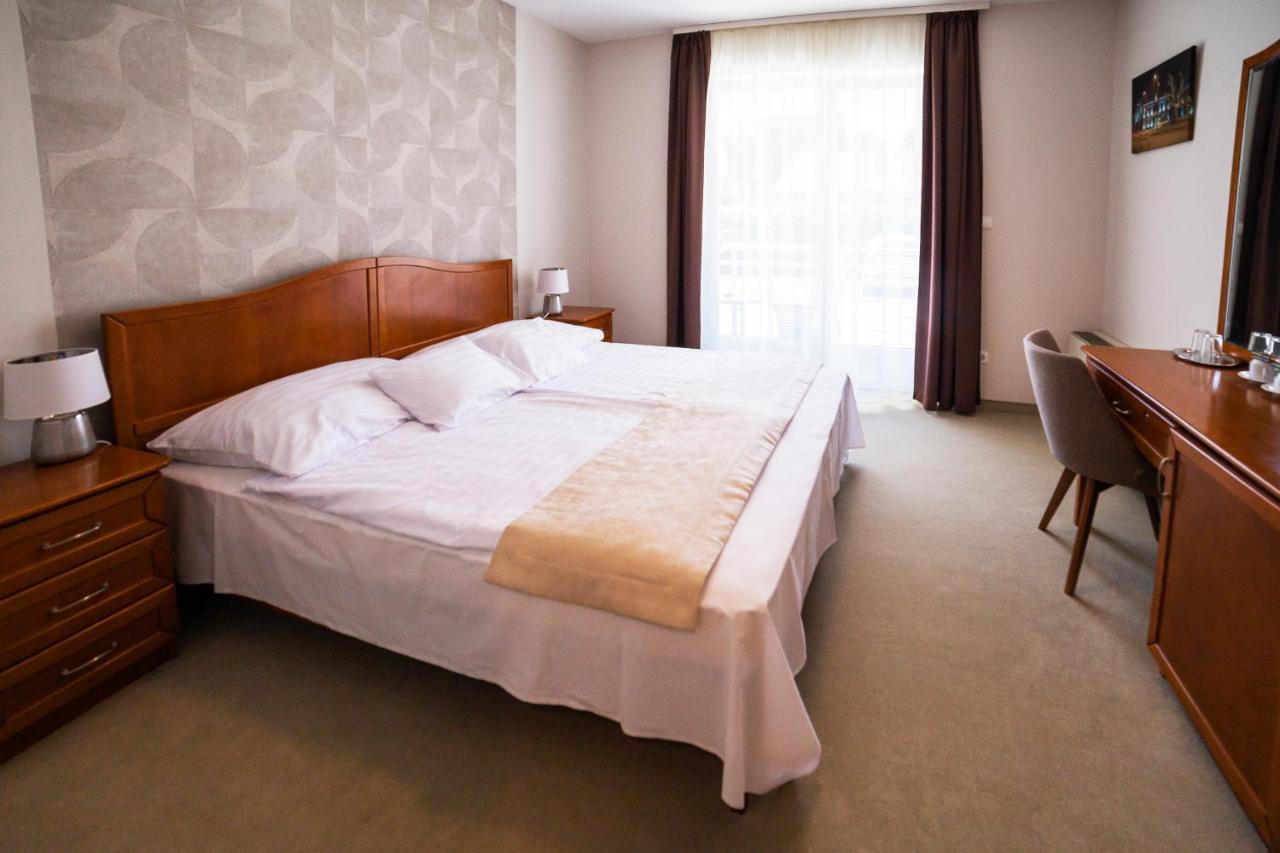 Hotel Aqua Sárvár Екстериор снимка