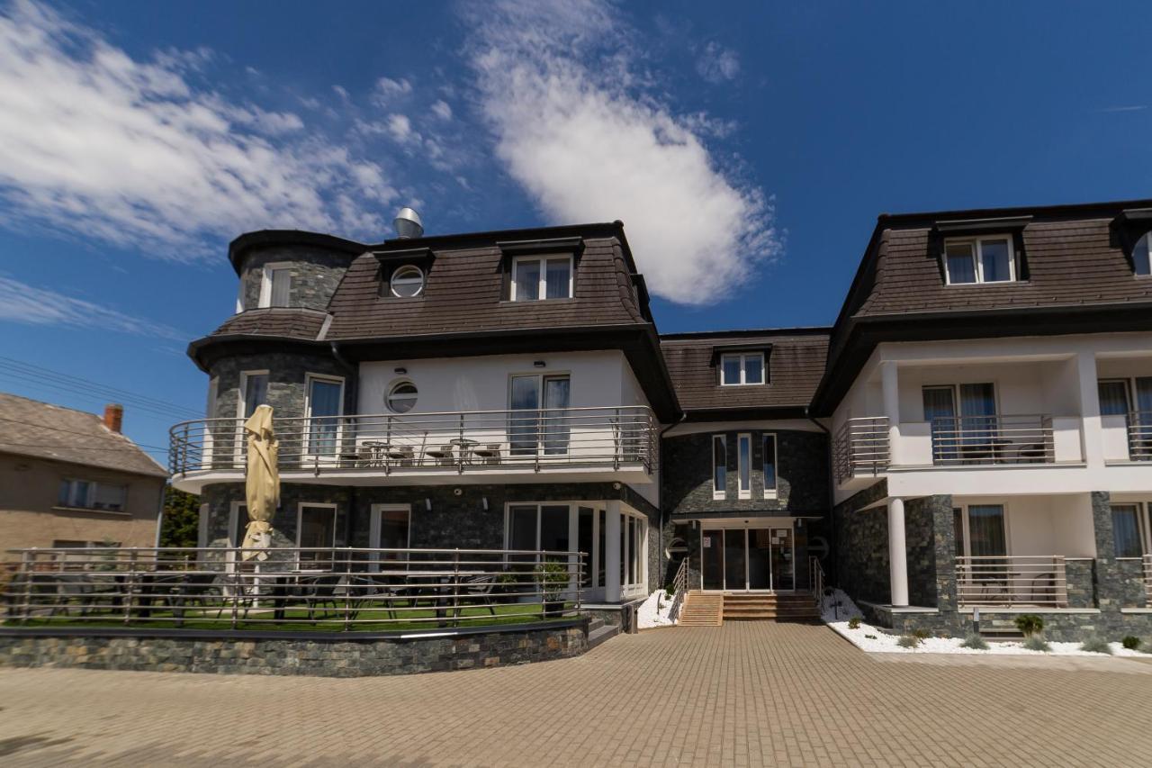 Hotel Aqua Sárvár Екстериор снимка